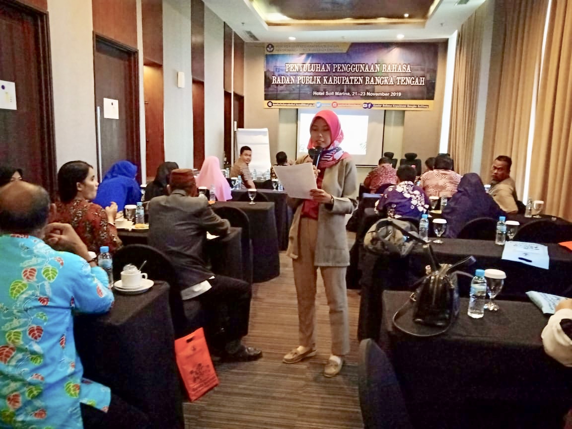 Penyuluhan Bahasa Indonesia pada Ruang Publik di Kabupaten Bangka Tengah