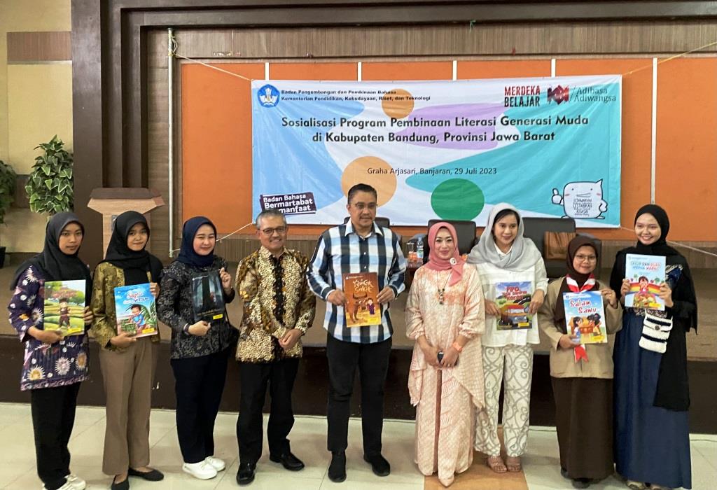 Sosialisasi Program Pembinaan Literasi Generasi Muda di Kabupaten Bandung