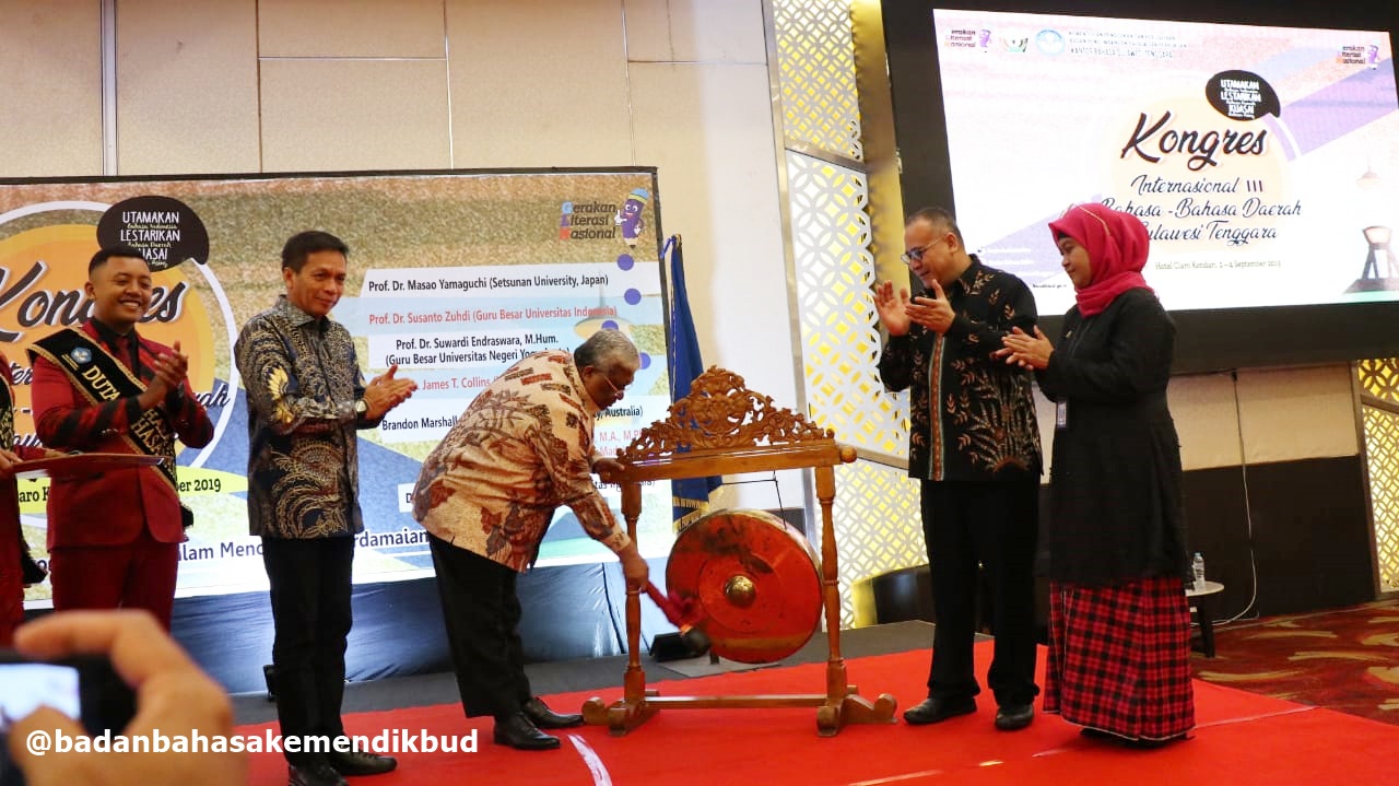 Gubernur Sultra Buka Kongres Internasional III Bahasa-Bahasa Daerah Sulawesi Tenggara