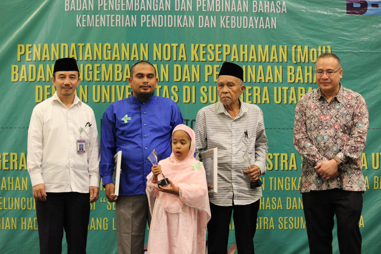 Damiri Mahmud dan Muhammad Saufi Ginting Meraih Anugerah Pegiat Sastra dan Literasi Sumatra Utara