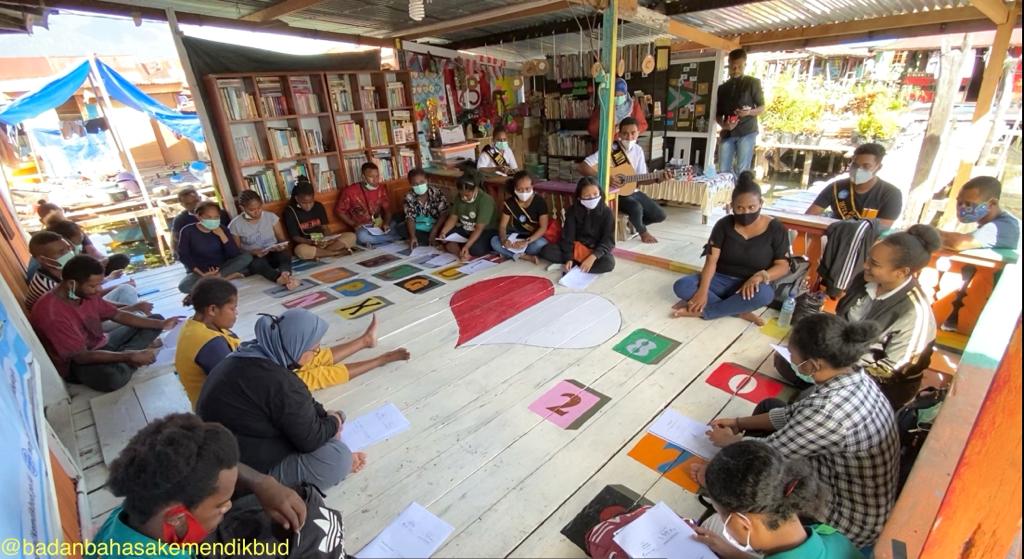 Penguatan Jejaring Muda Bahasa dan Sastra Tahun 2020 di Kampung Yoboi
