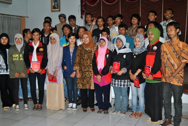 Badan Bahasa Bekerja Sama dengan Ikatan Mahasiswa Bahasa dan Sastra Indonesia Se-Indonesia (IMABSII) Menyelenggarakan Ceramah dan Dialog Bahasa