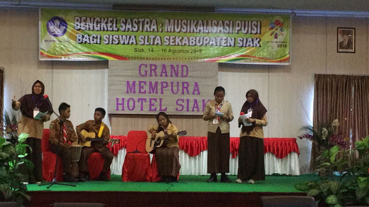 Balai Bahasa Riau Gelar Bengkel Sastra untuk Siswa SLTA 08/16/2018