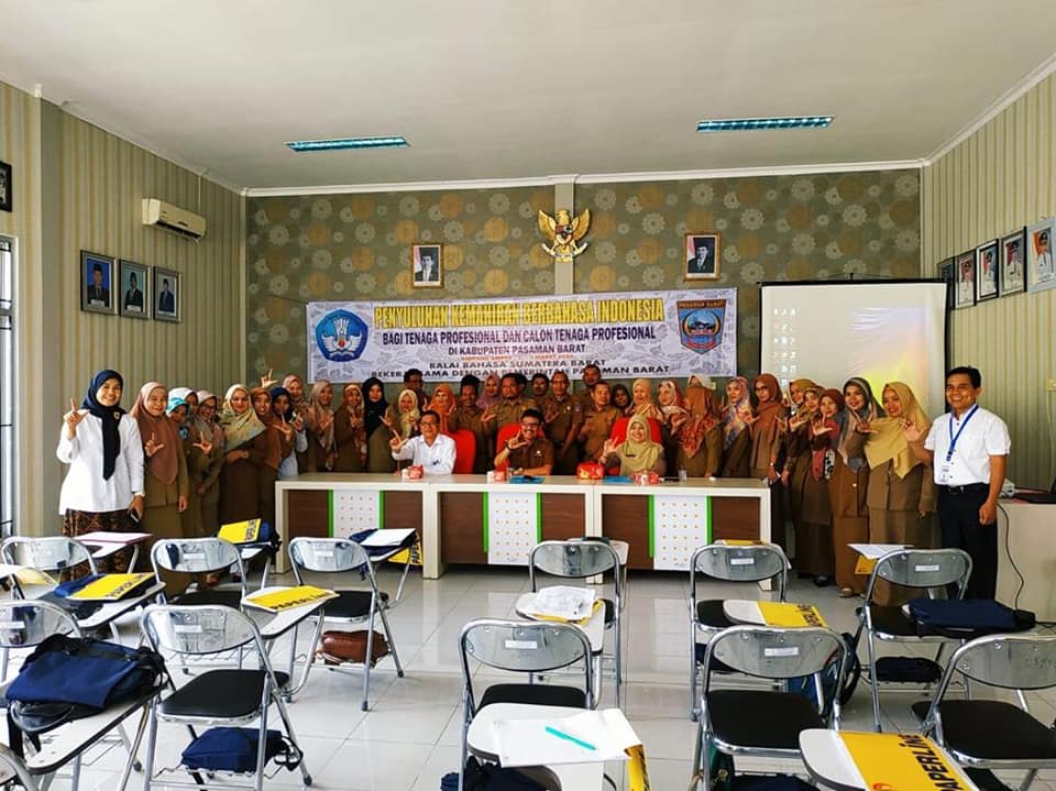 Penyuluhan Bahasa Indonesia di Sumatra Barat