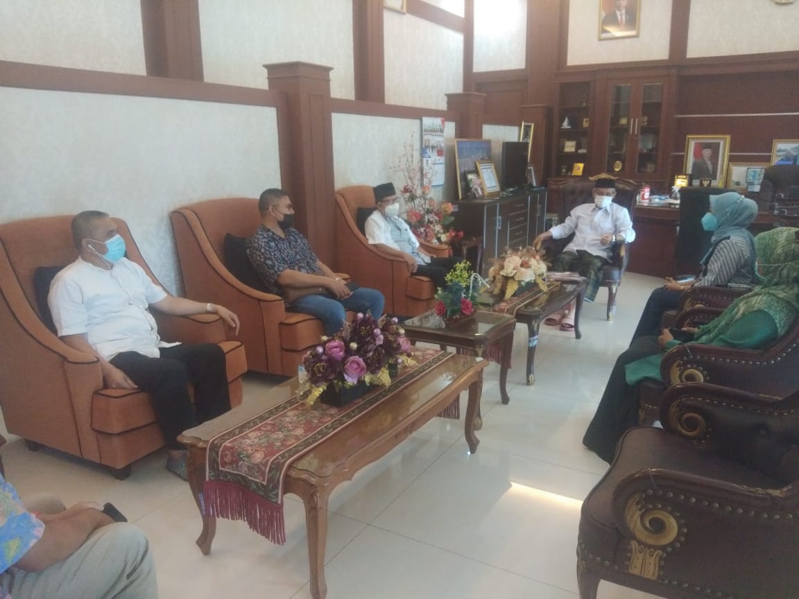 Sinergi Kantor Bahasa Provinsi Sulawesi Tenggara dan Lembaga Adat dalam Pelestarian Budaya Tolaki