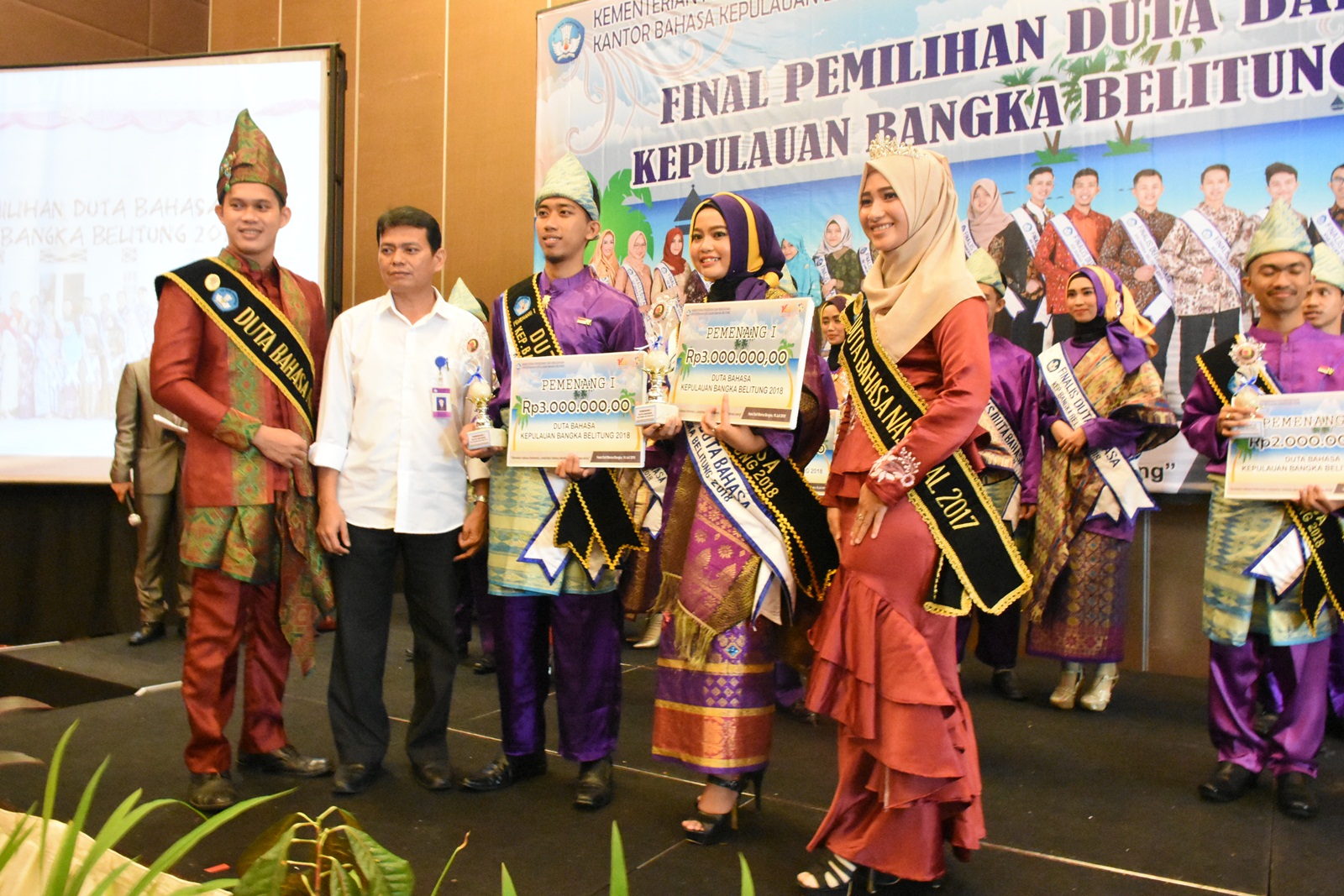 Arinda dan Meisya Wakili Bumi Serumpun Sebalai pada Pemilihan Duta Bahasa Tingkat Nasional 2018