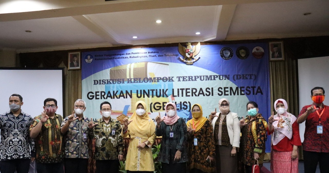 Diskusi Kelompok Terpumpun Gerakan Literasi Semesta (Geulis) di Nusa Tenggara Barat