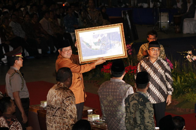 Presiden Terima Peta Bahasa Indonesia
