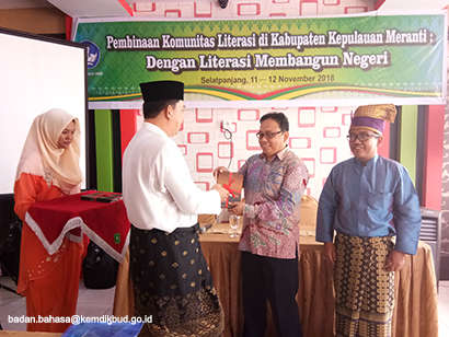Balai Bahasa Riau Bina Komunitas Literasi di Meranti
